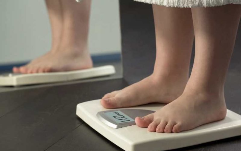Gerente despedida 10 dias após cirurgia bariátrica deve ser indenizada