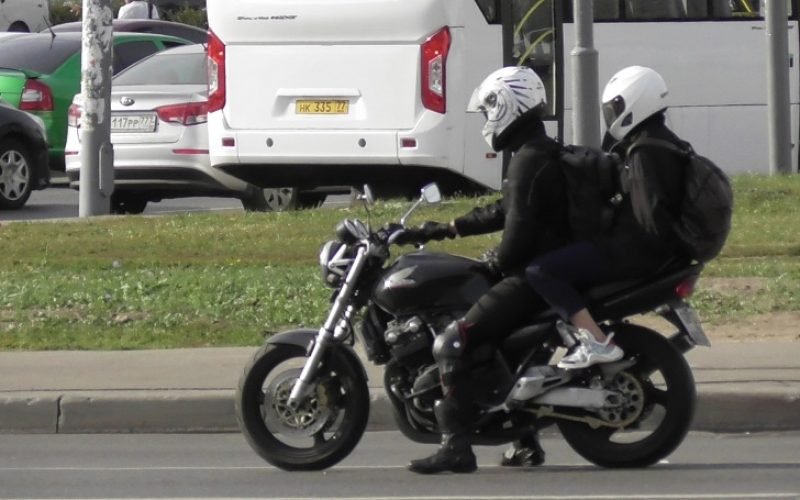 Confirmada justa causa de eletricista que usou motocicleta da empresa fora do horário de trabalho