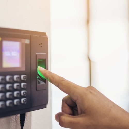 Trabalhadora receberá indenização após ser eleita como “Rainha do Absenteísmo” em evento interno da empresa