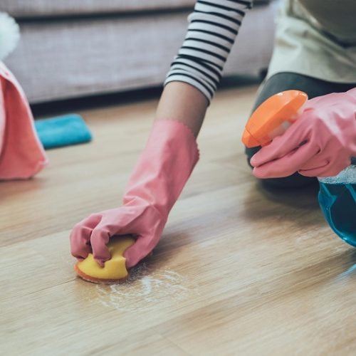 Condomínio e empresas de BH pagarão R$ 30 mil a faxineira por assédio sexual; crime acontecia em área sem câmera na cozinha