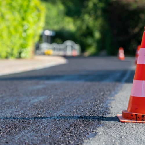Pai de trabalhador que faleceu em acidente, enquanto colocava cones na estrada, deve ser indenizado