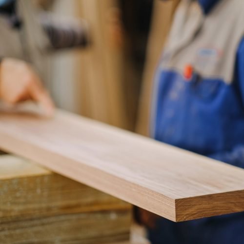 Madeireira deverá indenizar adolescente que atuava em uma das piores formas de trabalho infantil