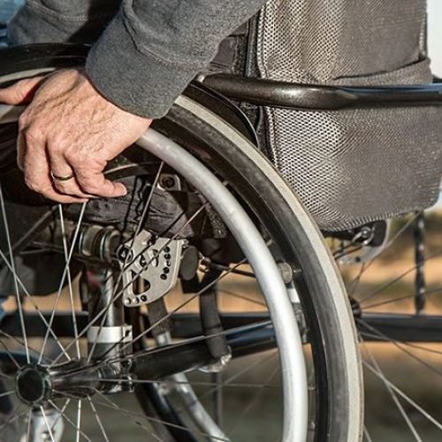 Gari paraplégico: Justiça do Trabalho condena empresa e município a pagarem R$ 300 mil