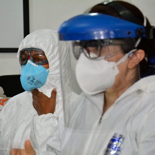 Capacitação de servidores do SAMU – Coronavírus

18.03.20 Capacitação de servidores do SAMU – Coronavírus
Manaus – 18.03.2020 Capacitação de servidores do SAMU no manejo de pacientes com o novo Coronavírus.

Foto : Marcio James / Semcom