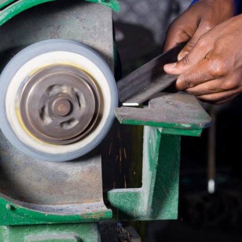 Racismo no ambiente de trabalho: metalúrgica é condenada por condutas discriminatórias