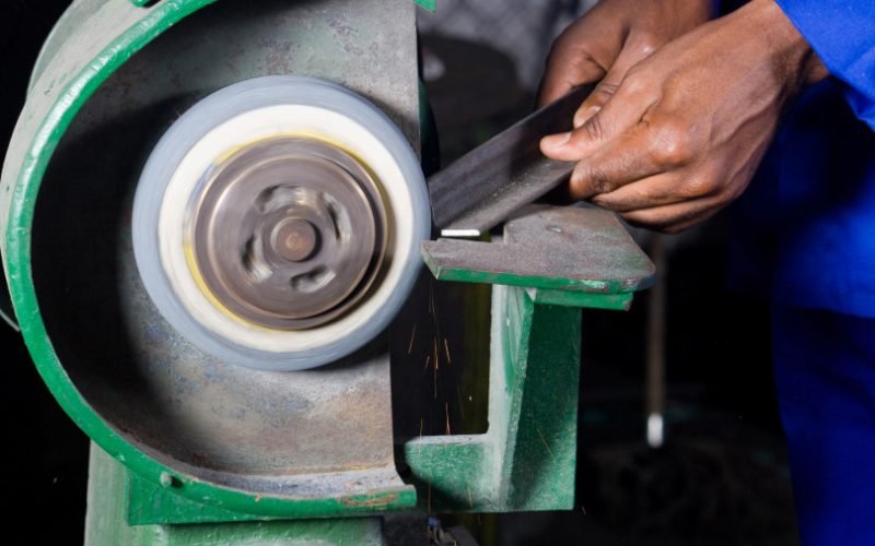 Racismo no ambiente de trabalho: metalúrgica é condenada por condutas discriminatórias
