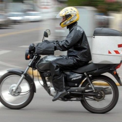 Entregador será indenizado por transportar valores sem treinamento e segurança