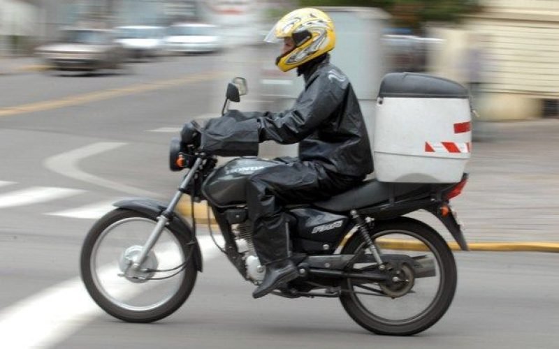 Entregador será indenizado por transportar valores sem treinamento e segurança