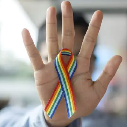 Justiça mantém rescisão indireta e condena empresa por transfobia no ambiente de trabalho