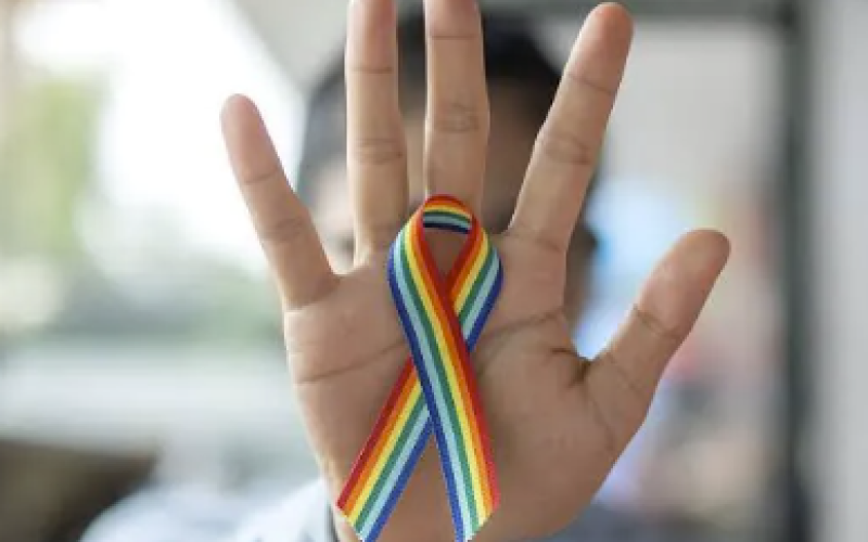 Justiça mantém rescisão indireta e condena empresa por transfobia no ambiente de trabalho