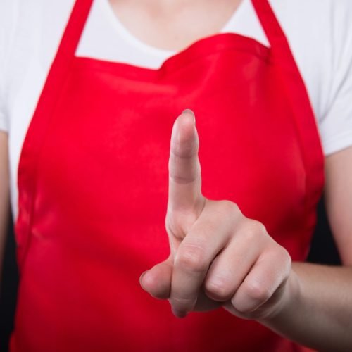 Trabalhadora vítima de homofobia deve ser indenizada por supermercado