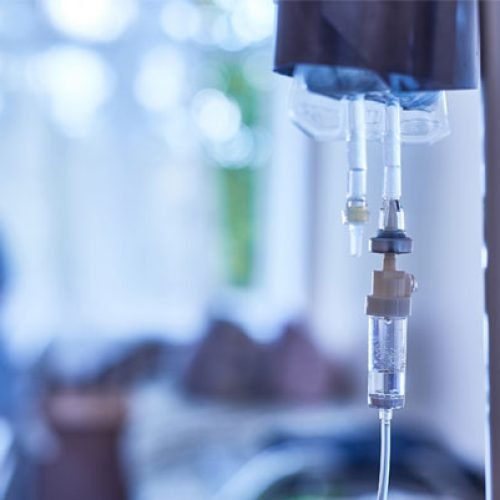 Trabalhador com câncer deve ser indenizado por dispensa discriminatória