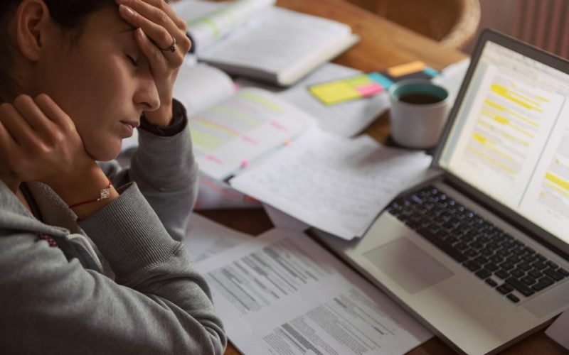 Multinacional é condenada por cobranças abusivas que resultaram em burnout de trabalhadora
