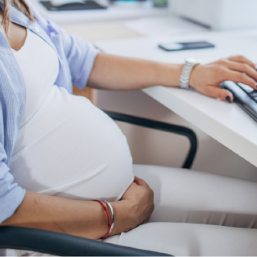 Justiça reconhece rescisão indireta de gestante após alterar horário de saída