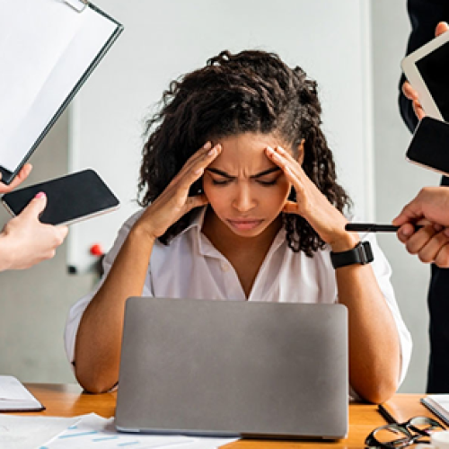 Banco é condenado a ressarcir tratamento e pagar indenização à bancária com burnout